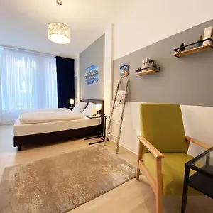 Hotel Kangarooms - Schlachte Weserpromenade, Brême